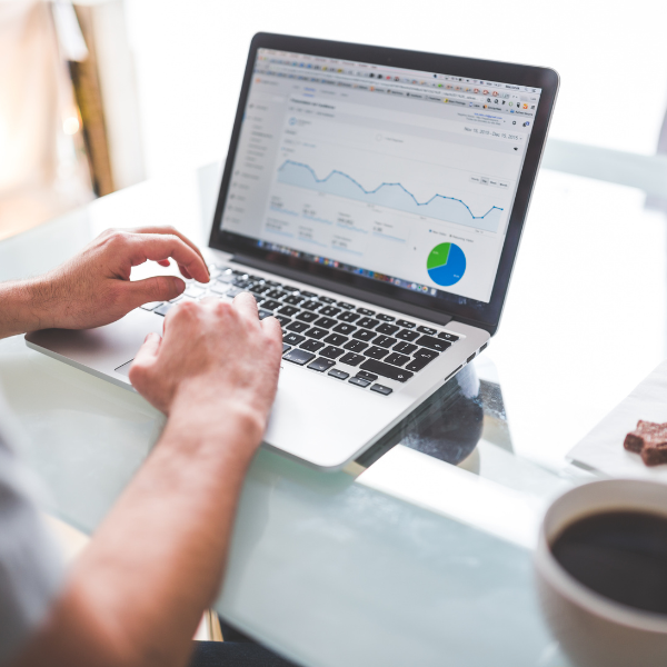 Desenvolvimento de Landing Pages de alta conversão para tráfego pago